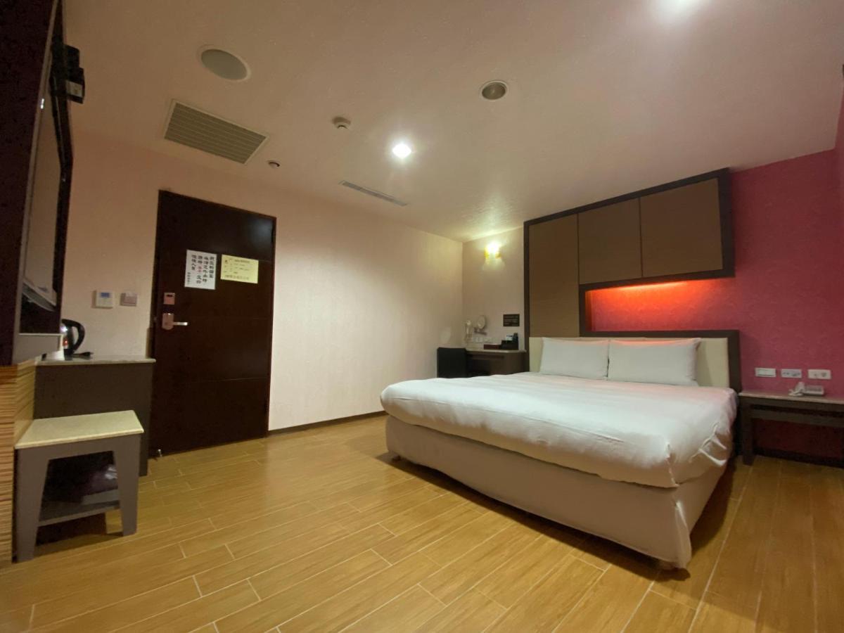 Hua Xiang Hotel -Zouying Kaohsiung Exterior photo