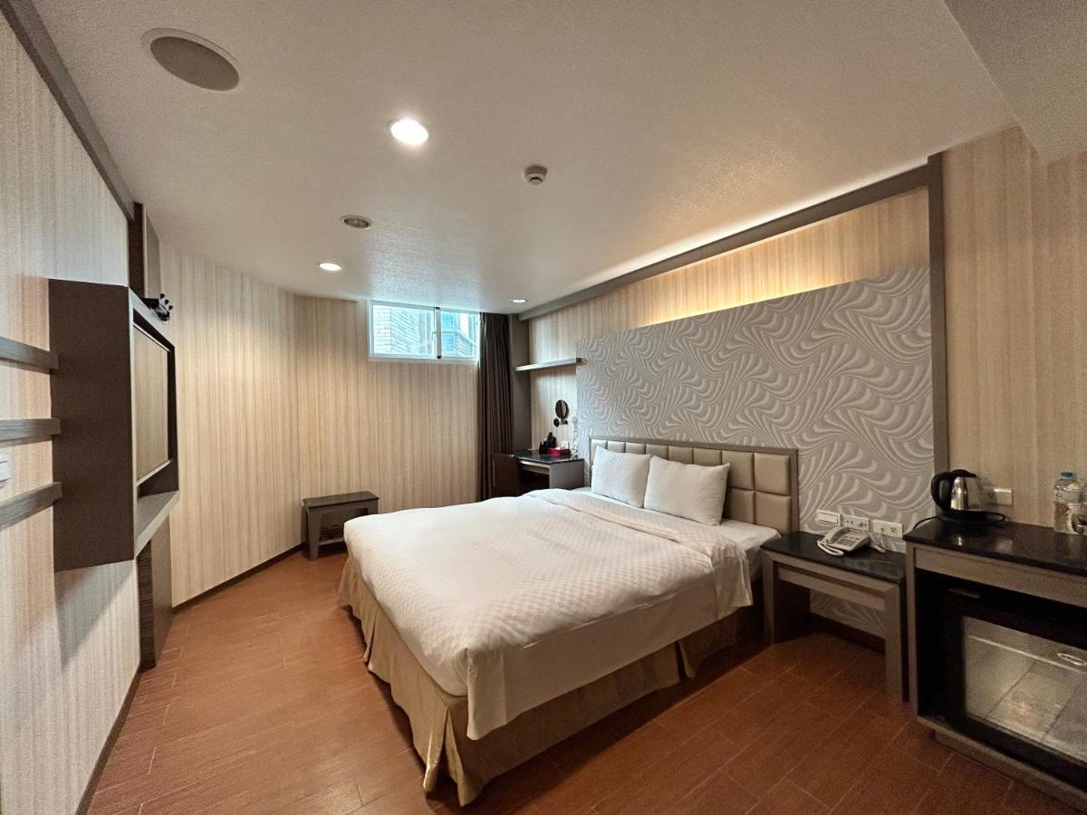 Hua Xiang Hotel -Zouying Kaohsiung Exterior photo